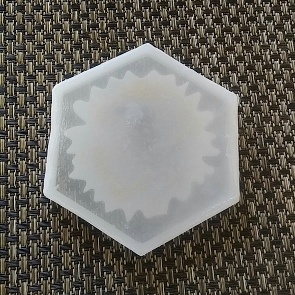 🌸Coaster/Resin 🌸 3/$35 - Picture 3 of 5